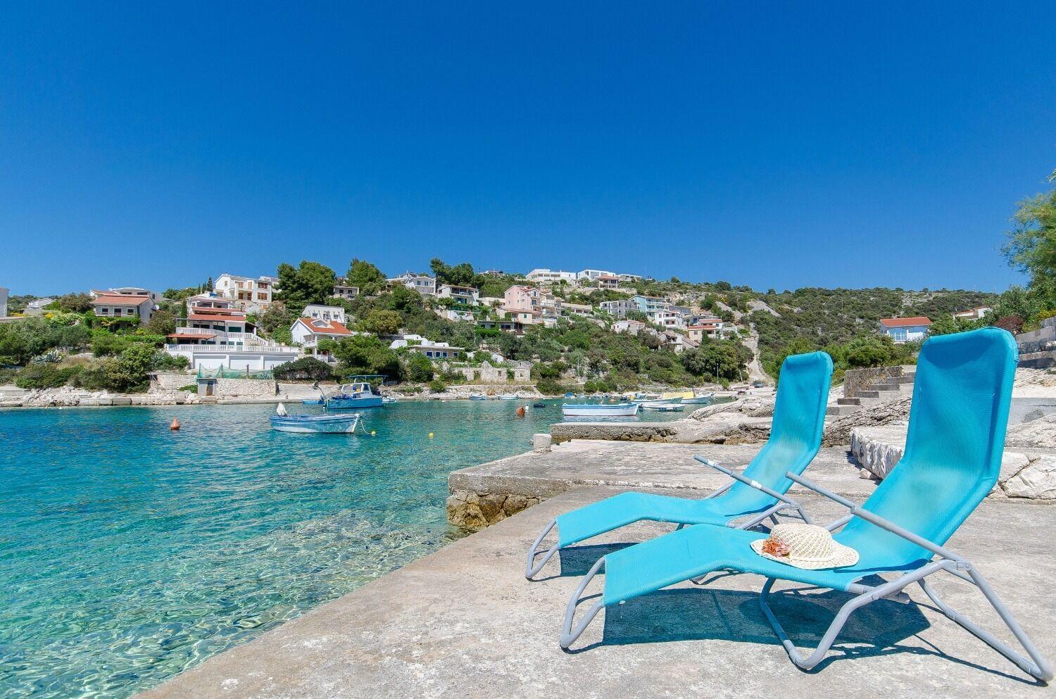 Apartments Bosiljka - By The Sea Sevid Exterior foto